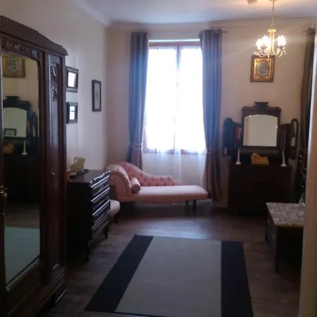 Vingt Grand Rue Bed & Breakfast 3*
