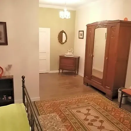 Vingt Grand Rue Bed & Breakfast 3*