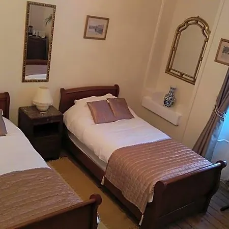 Vingt Grand Rue Bed & Breakfast 3*