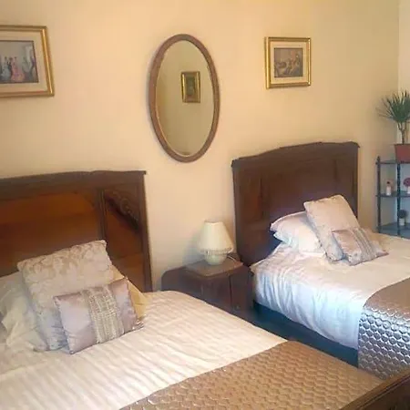 Vingt Grand Rue Bed & Breakfast 3*